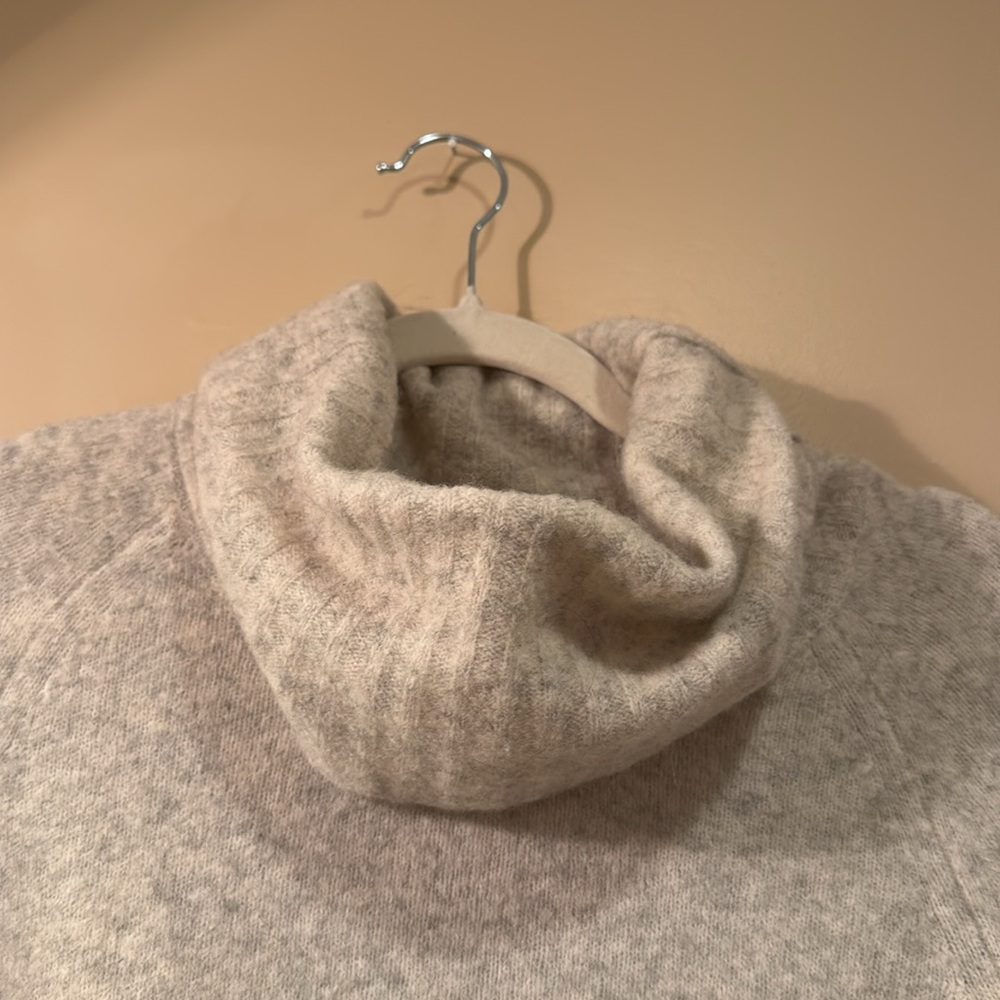 The Original Aritzia Gray Turtleneck‎ Sweater - Picture 8 of 8